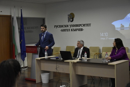 Заместник-министър Георг Георгиев представи историята и постиженията на дипломацията ни пред студенти в Русе